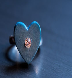 風水故事：墳頭撒尿會有什么影響