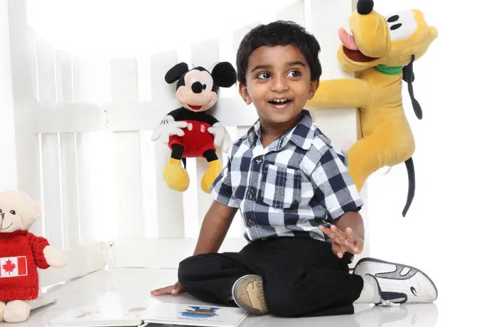 王姓男孩取名字寓意好的字 時尚王姓男孩名字