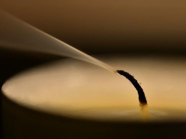 不利于夫妻感情的床頭擺放